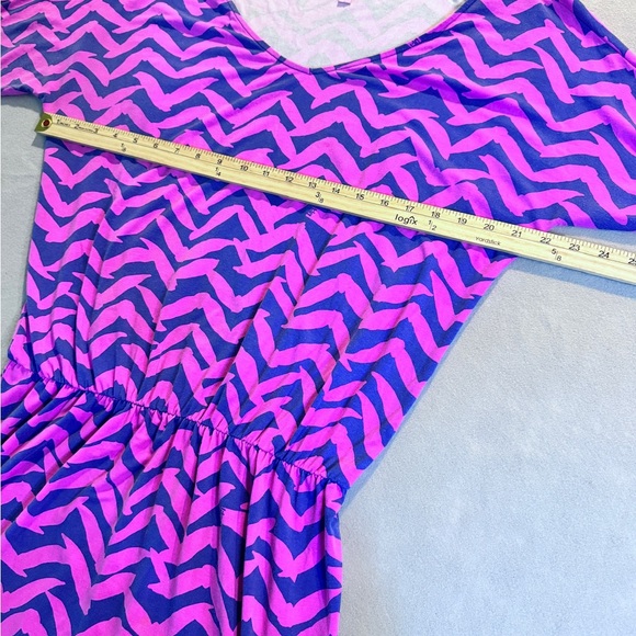 Lilly Pulitzer Cara Dress Medium Pop Pink I Got Lucky Chevron Dolman Sleeve Mini - Picture 8 of 10